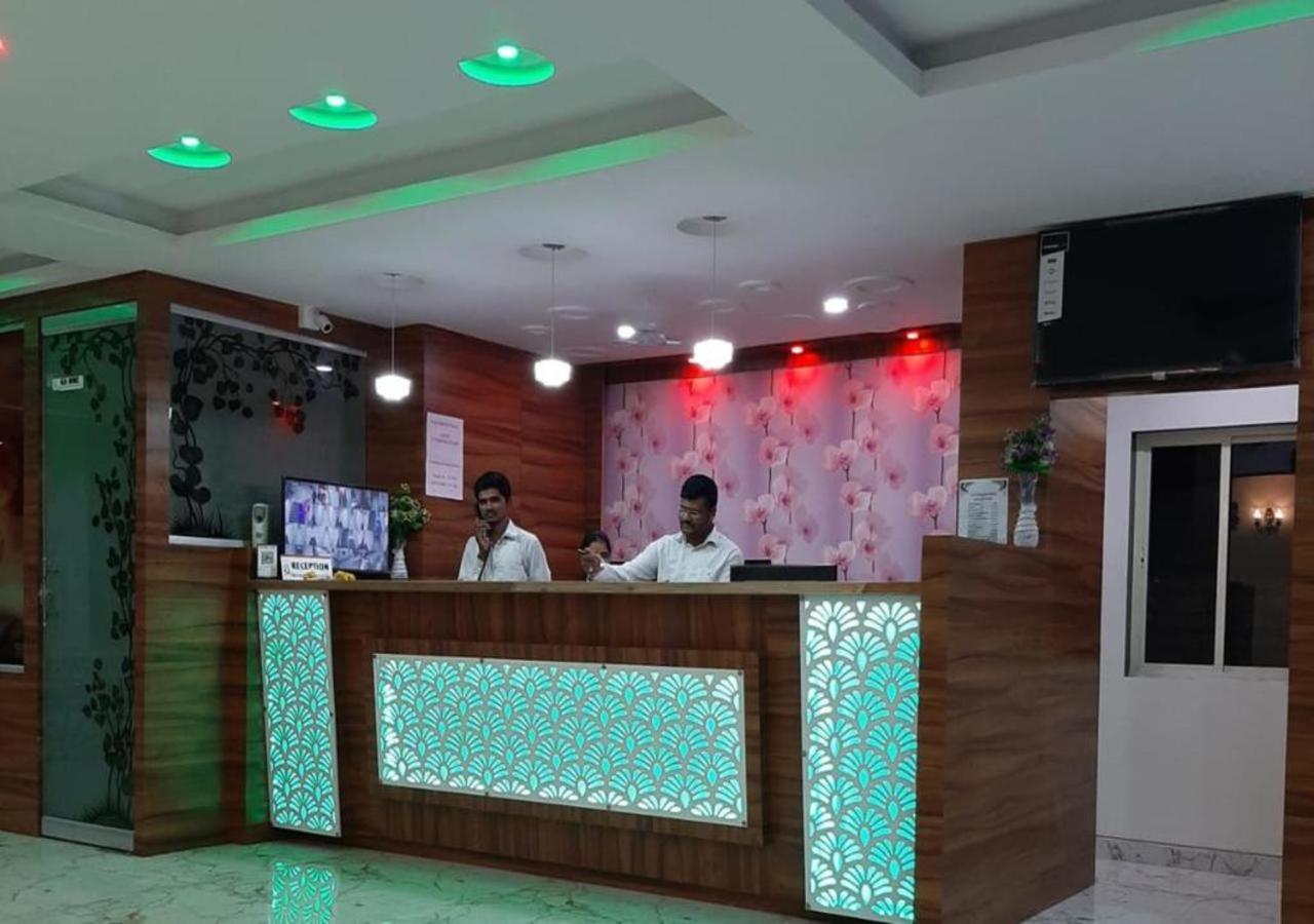 Hotel Sai Sk Palace Shirdi Exterior foto